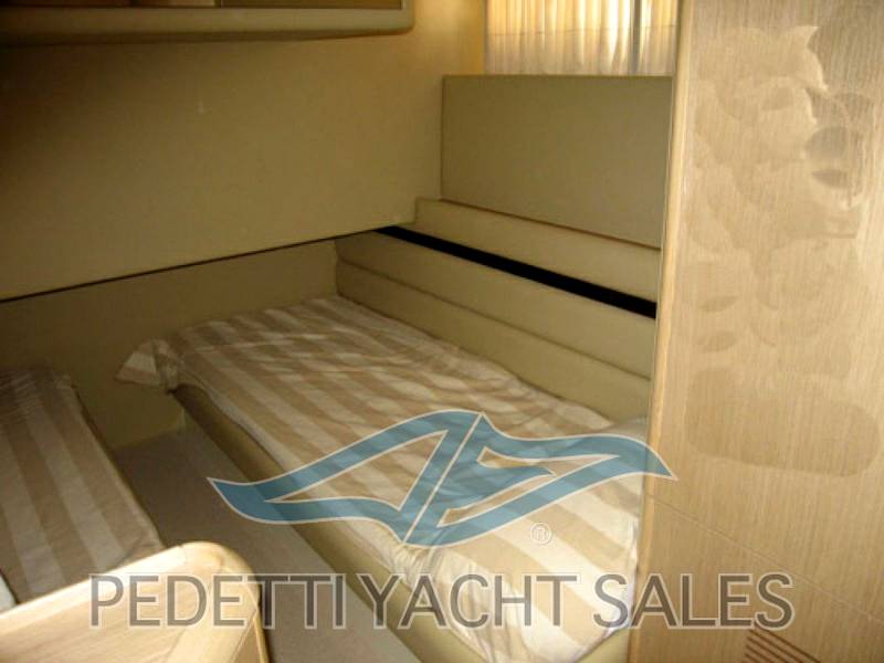 Ferretti 550