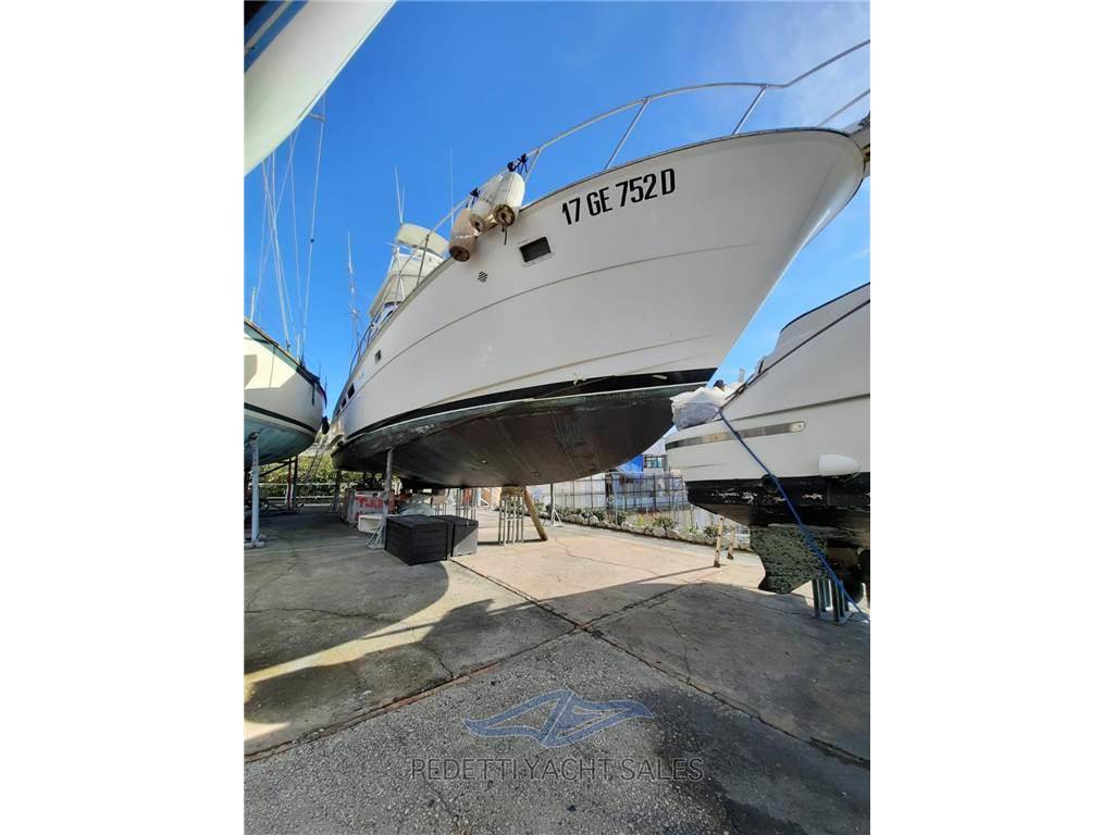 Hatteras 54 convertible