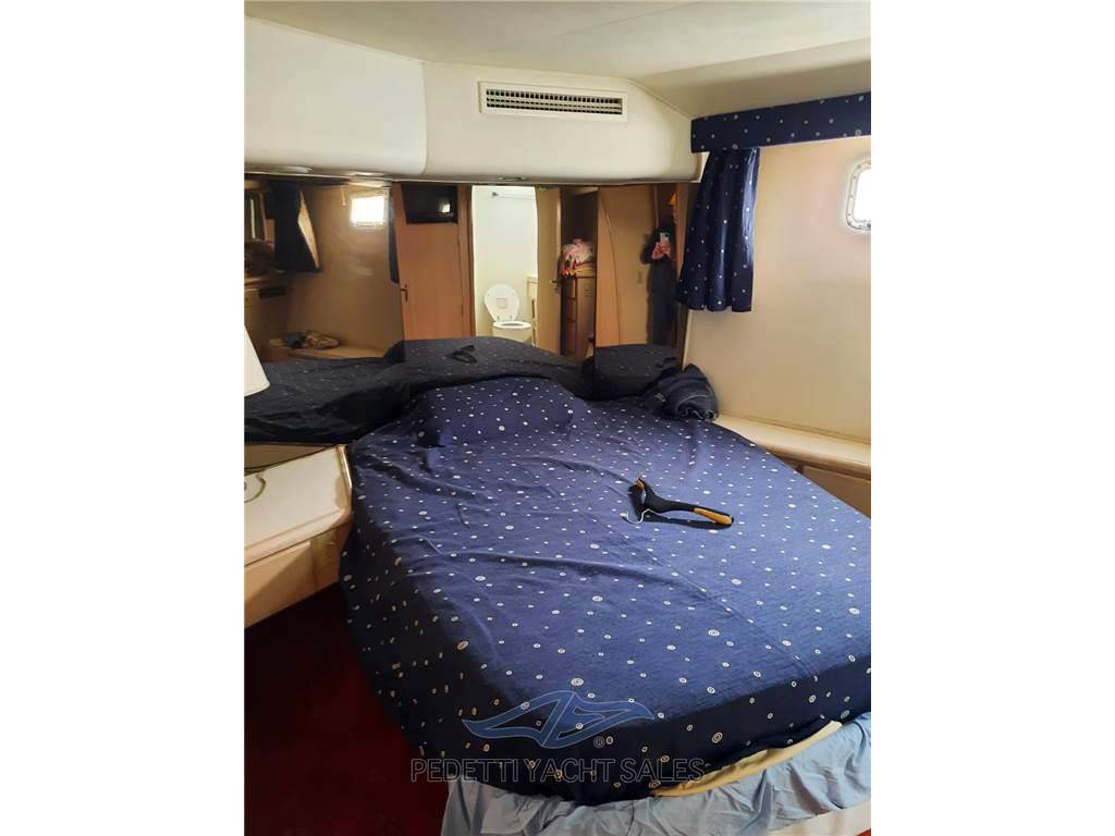 Hatteras 54 convertible