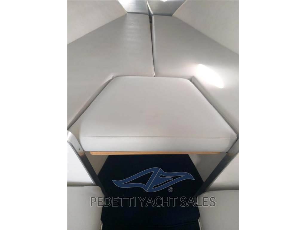Glastron La.ra.ya rbr 1100