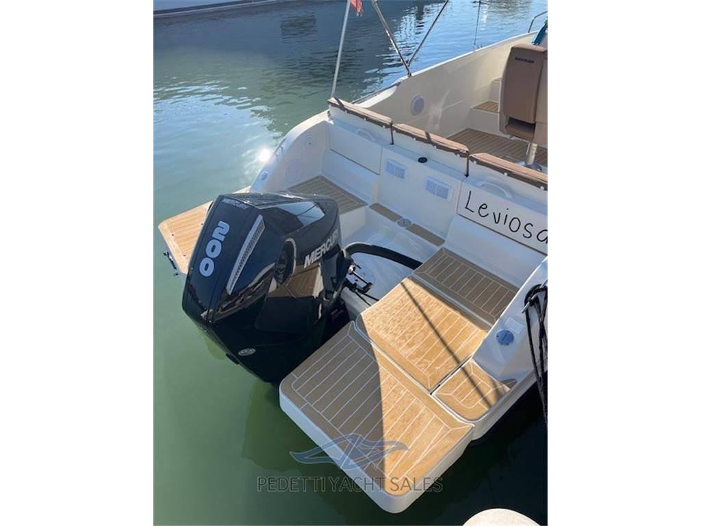 Quicksilver 675 sundeck