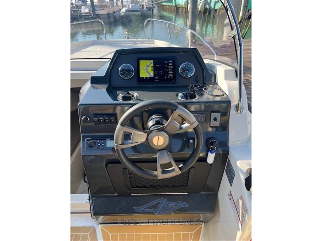 Quicksilver 675 sundeck