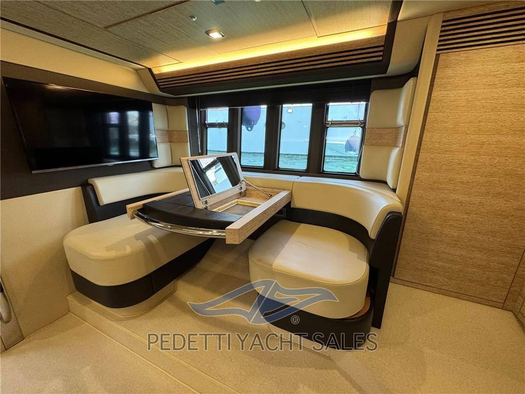 Azimut 64 flybridge
