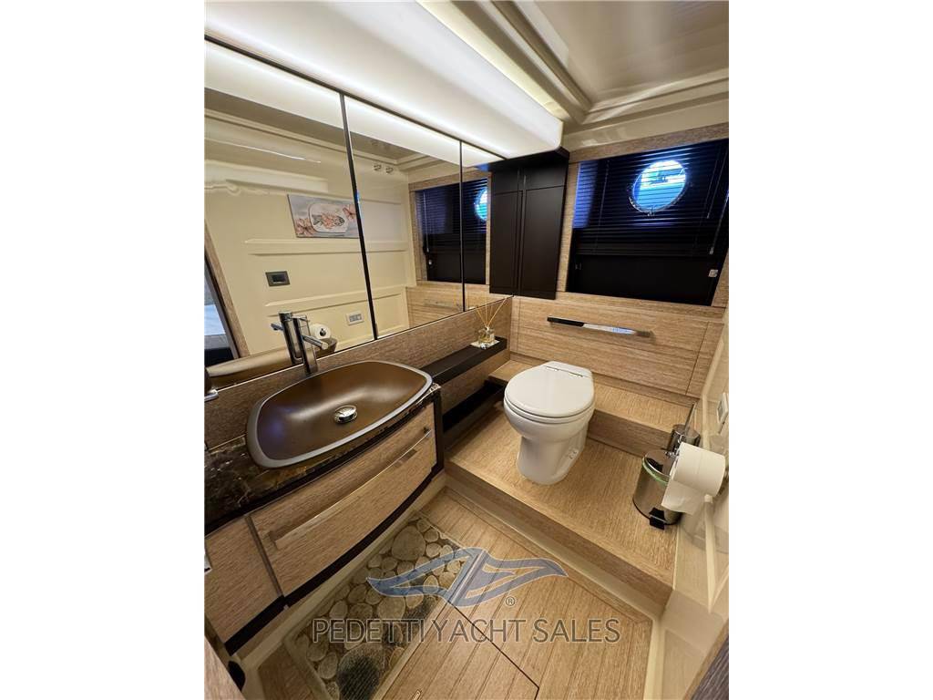 Azimut 64 flybridge