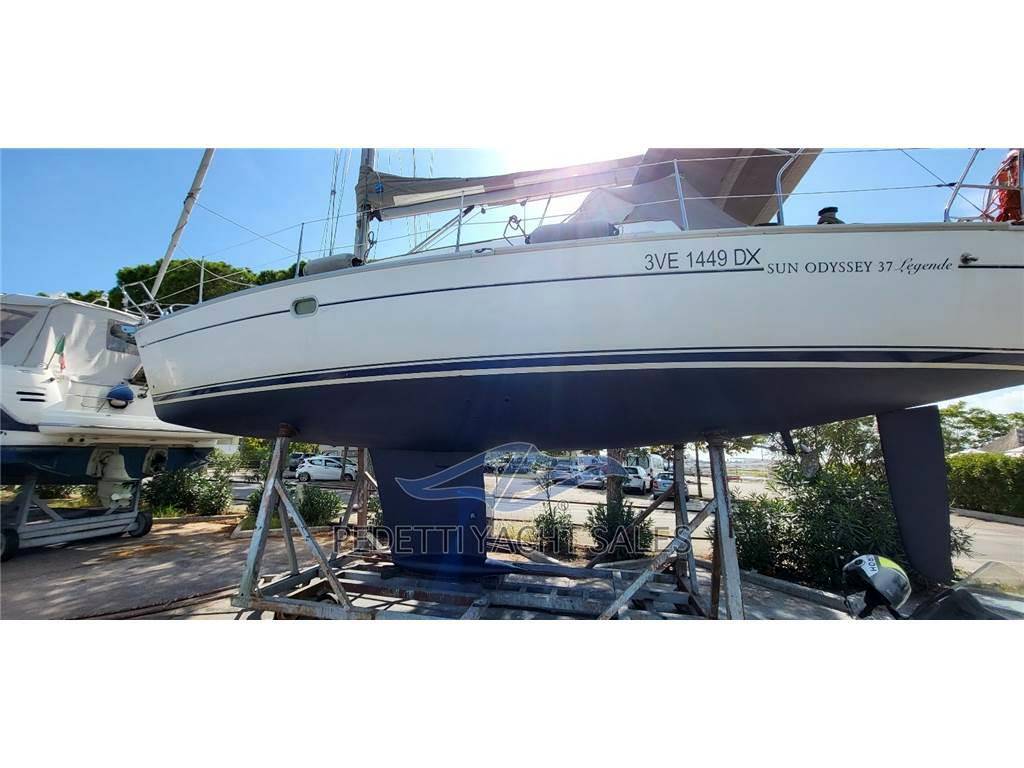 Jeanneau 37 sun odyssey