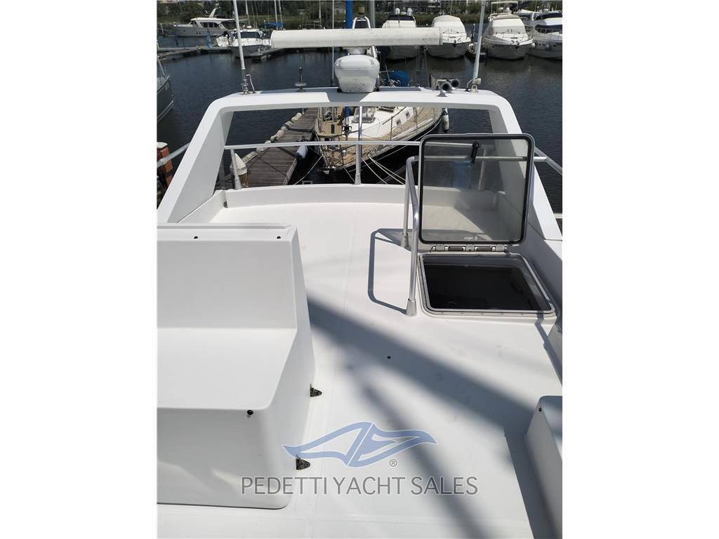 Ferretti yachts 39 fly