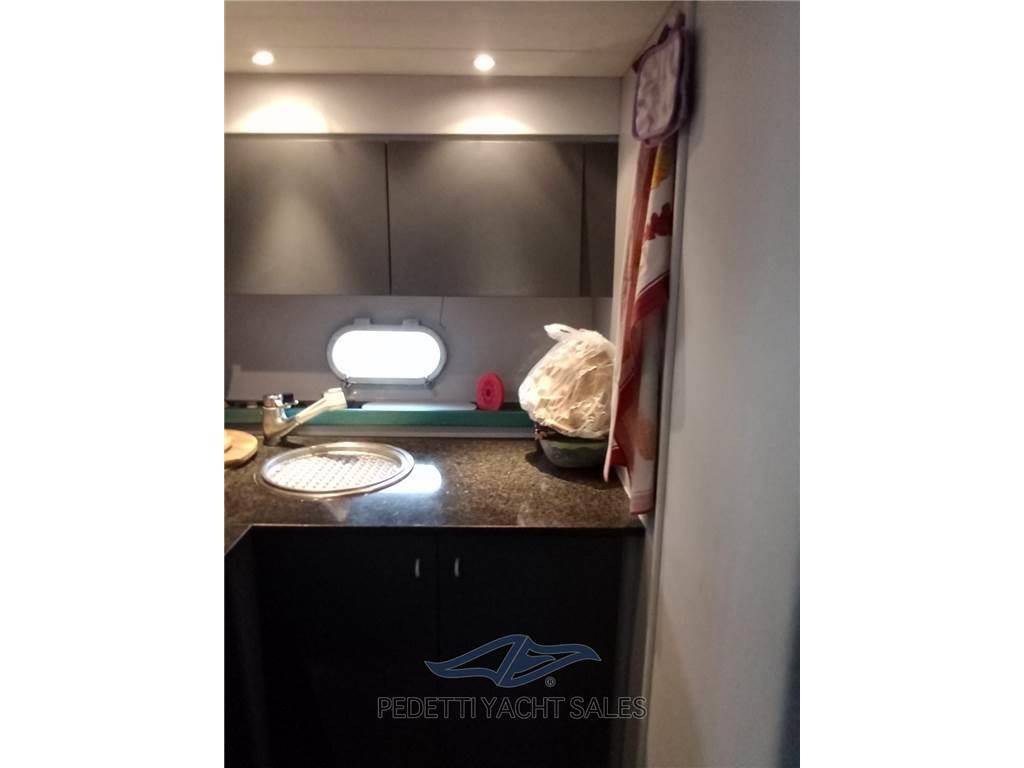 Ferretti yachts 39 fly