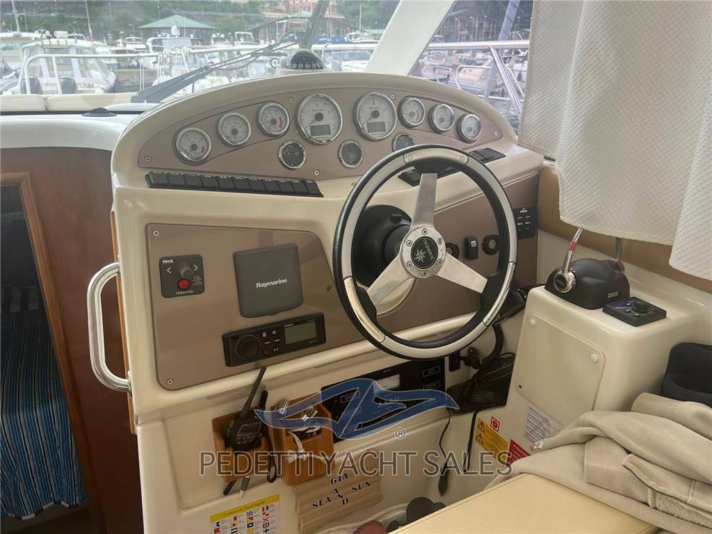 Jeanneau Prestige 32 fly