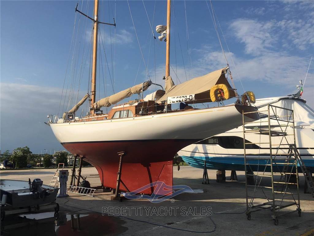 Universal shipyard Solent