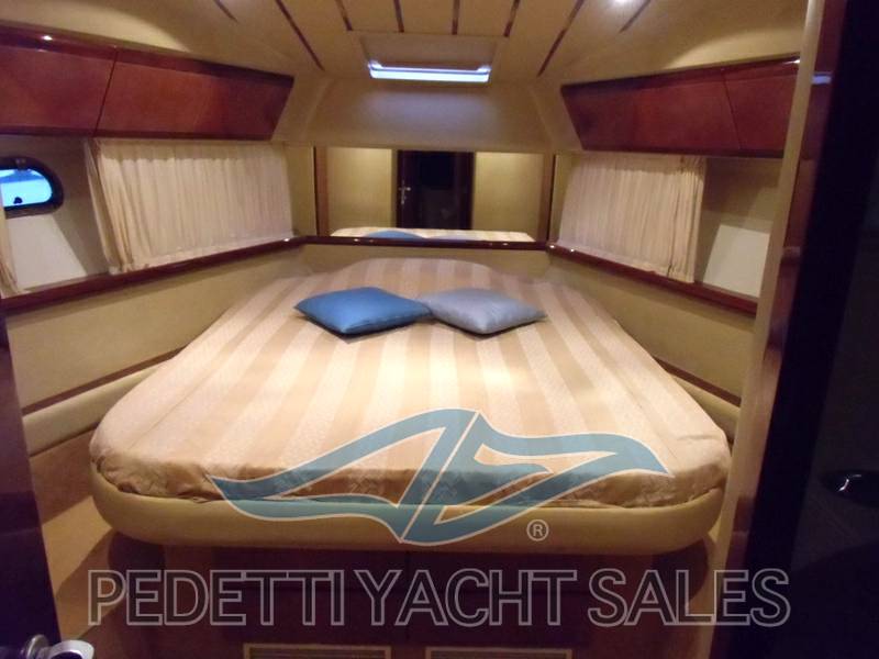 Ferretti 48