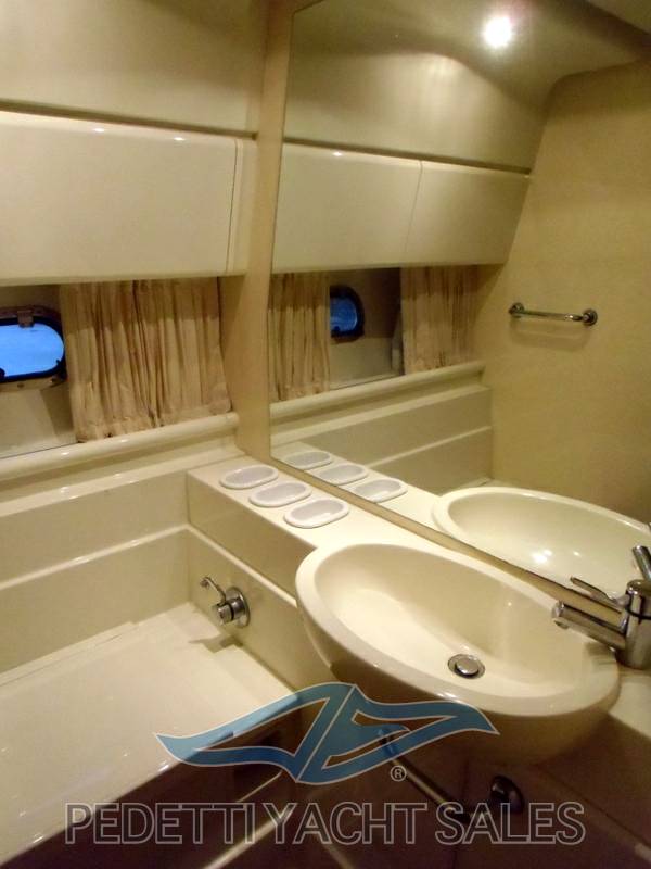 Ferretti 48