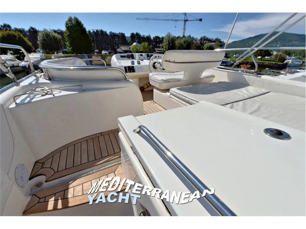 Sealine F 44