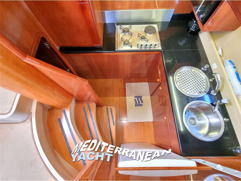 Ferretti 57