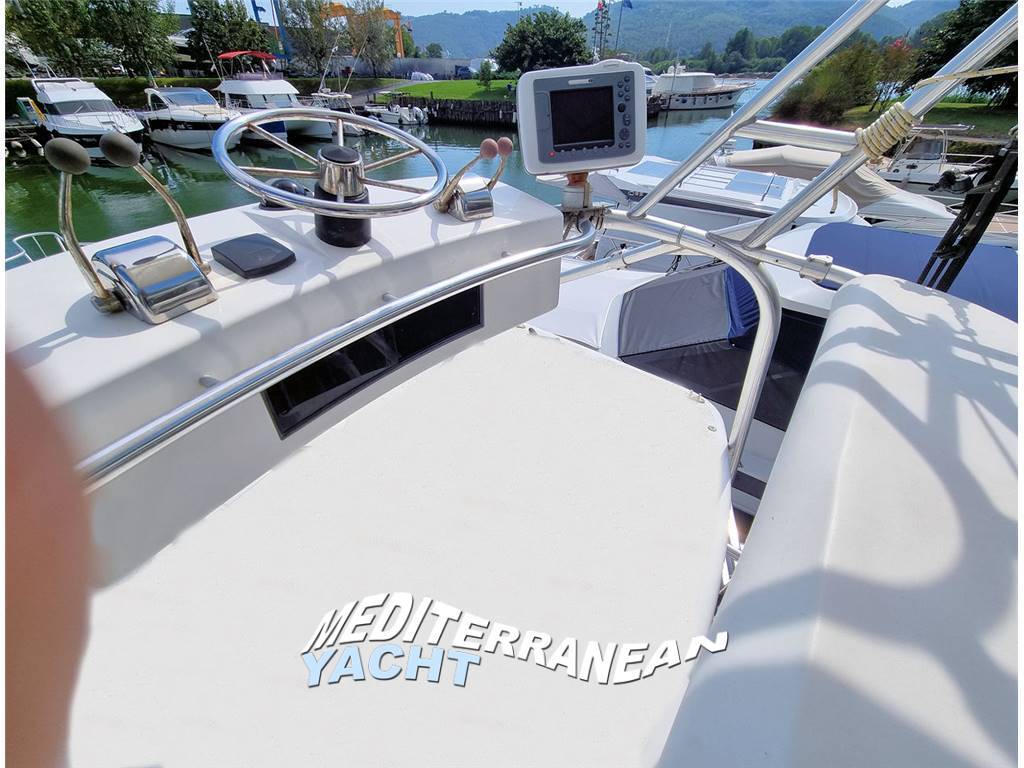 Tiara 3600 open