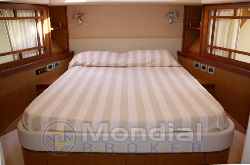 Ferretti 731
