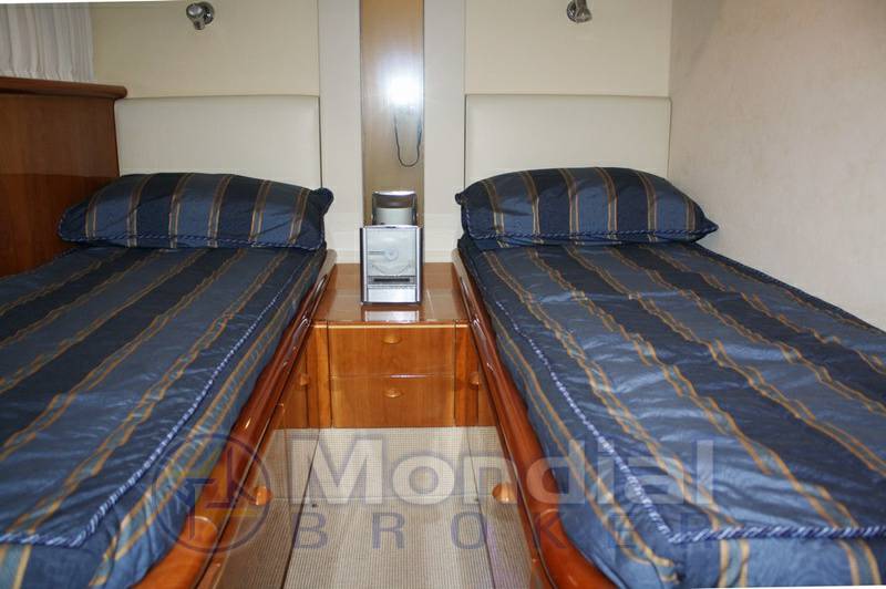Ferretti 72'