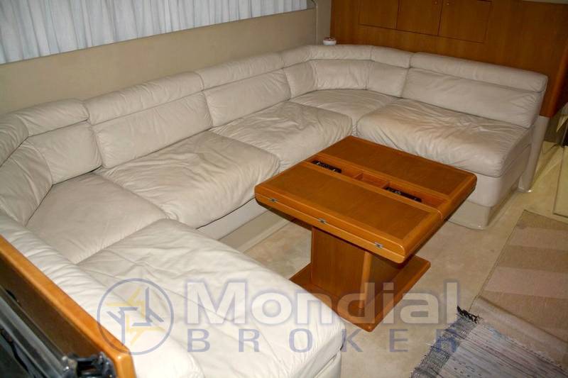 Ferretti Altura 45' fly