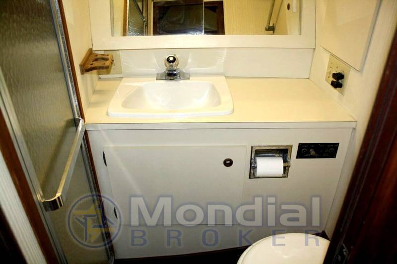 Hatteras 36' convertible