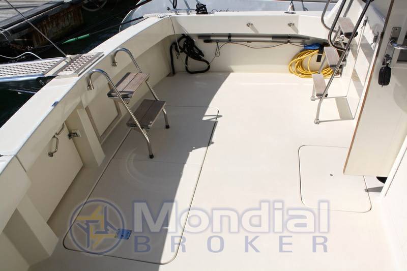 Hatteras 38' convertible