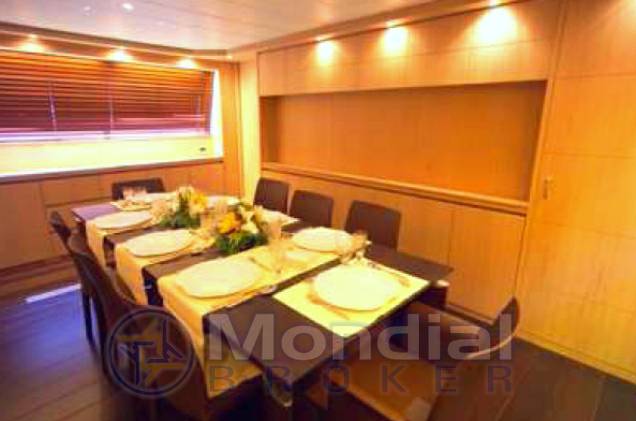 Fipa italiana yachts Maiora 31 dp