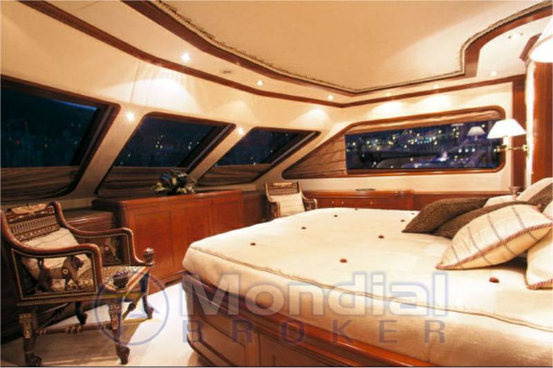 Benetti Tradition 100