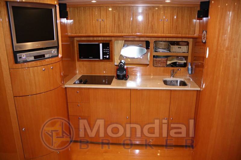 Uniesse 57' open