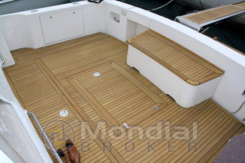 Uniesse 57' open