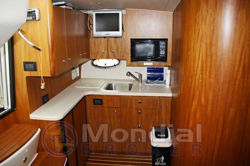Tiara 3800