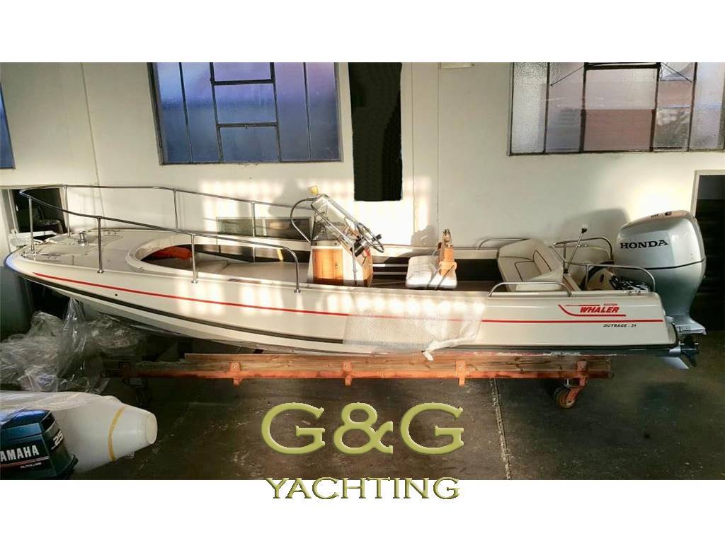 Boston whaler Outrage 21