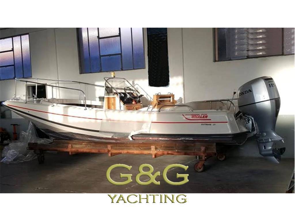 Boston whaler Outrage 21