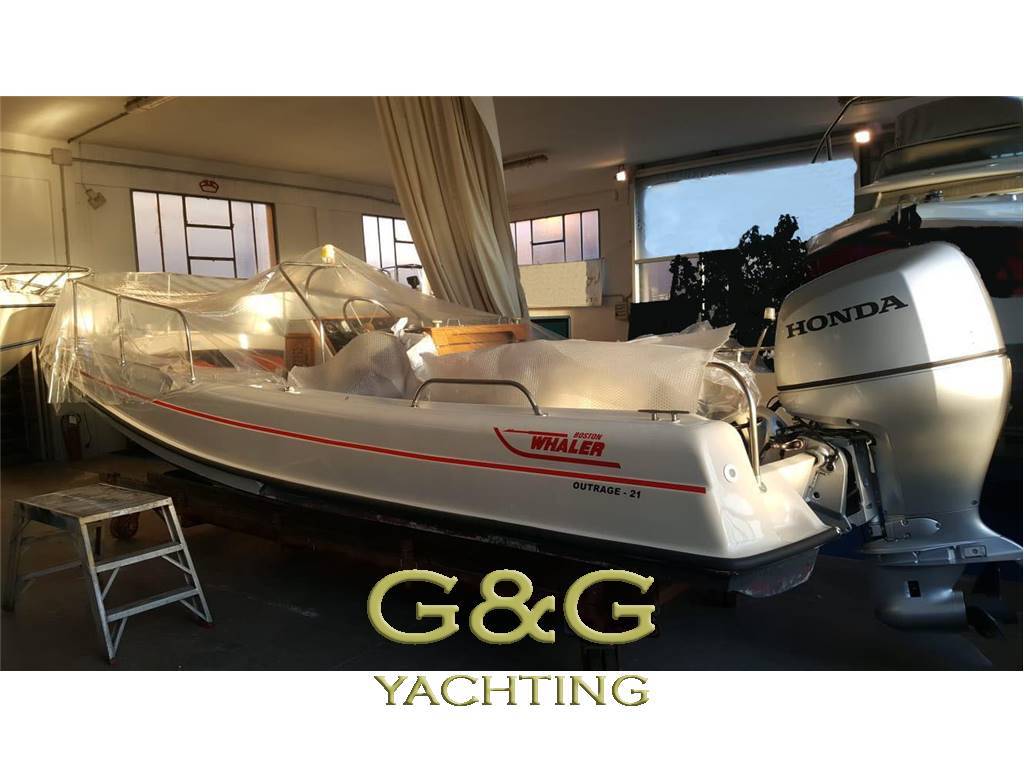Boston whaler Outrage 21