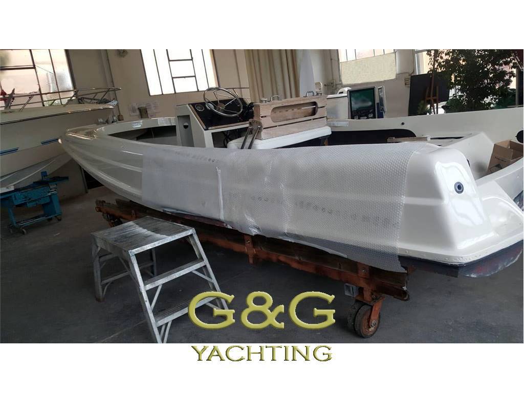 Boston whaler Outrage 21