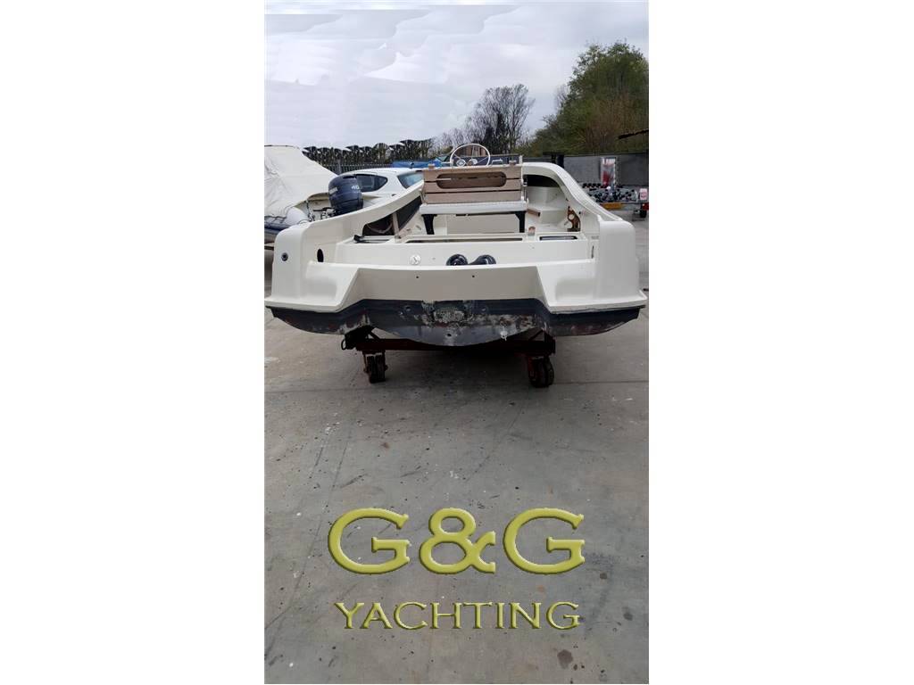 Boston whaler Outrage 21