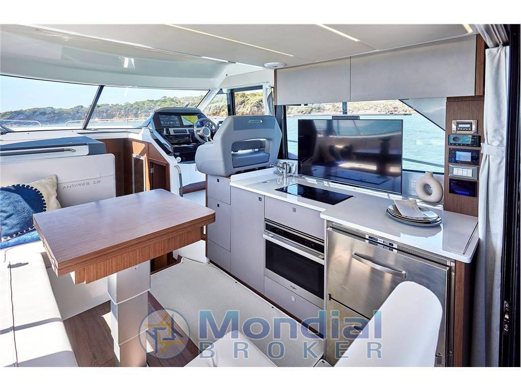 Beneteau Antares 12