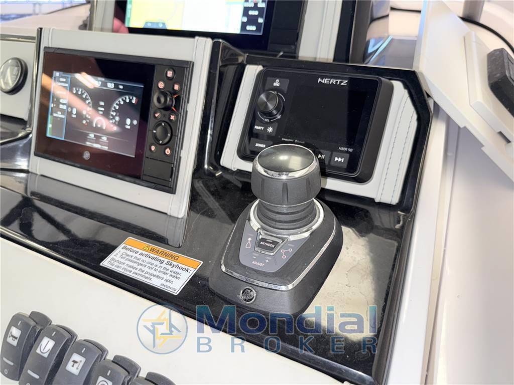 Ranieri international Next 330 lx