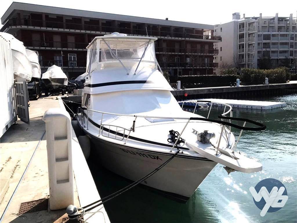 Bertram yacht 43' convertible