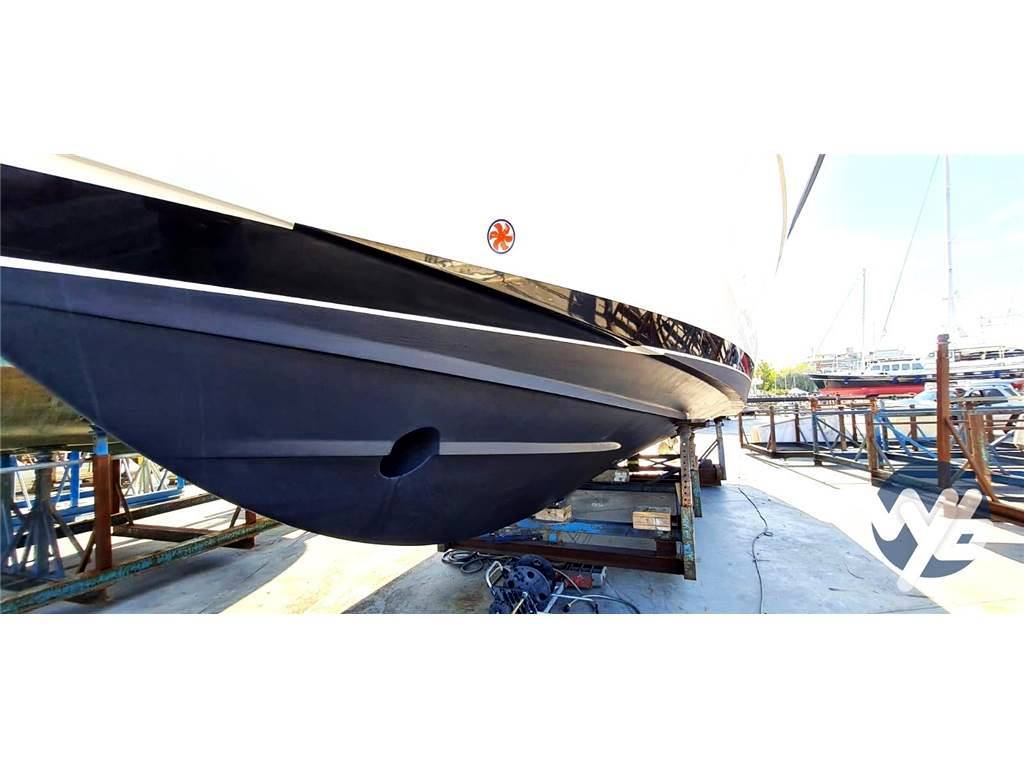 Bertram yacht 43' convertible