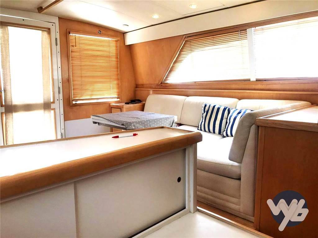 Bertram yacht 43' convertible