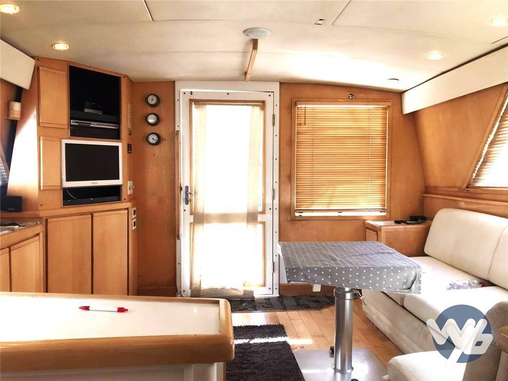 Bertram yacht 43' convertible