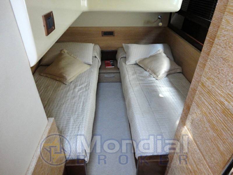 Azimut Az 47