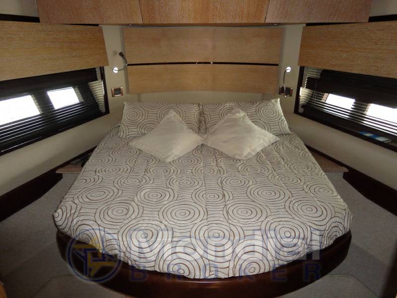 Azimut Az 47