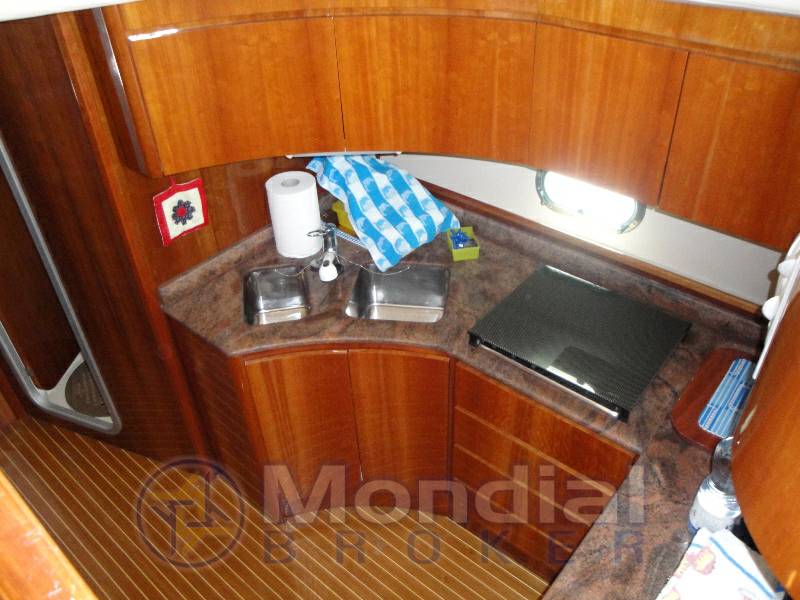 Azimut Az 40