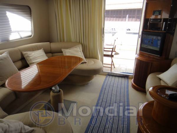 Azimut 46 fly