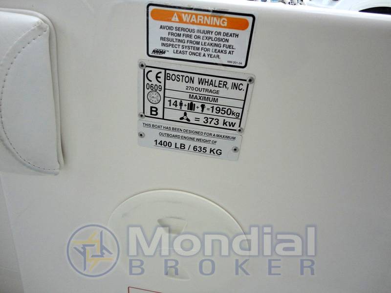 Boston whaler Boston 270 outrage
