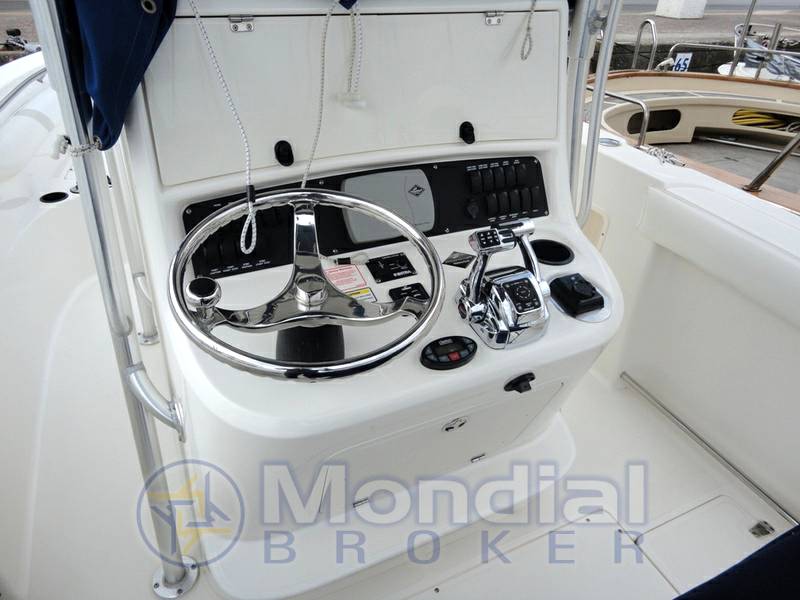 Boston whaler Boston 270 outrage