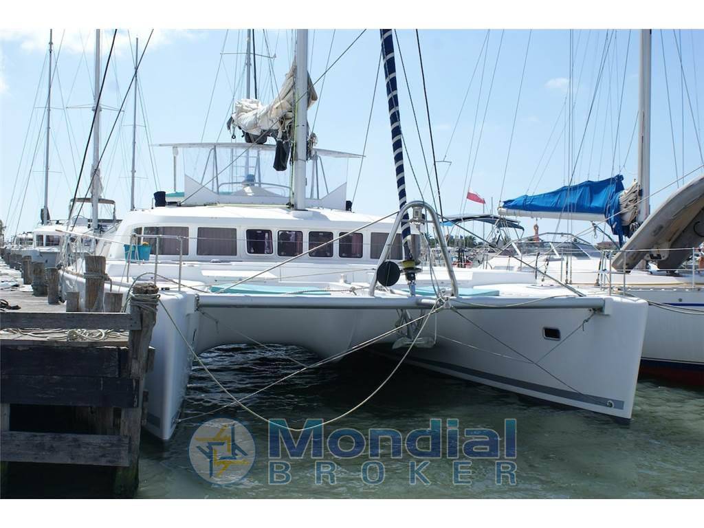 Lagoon 500 charter