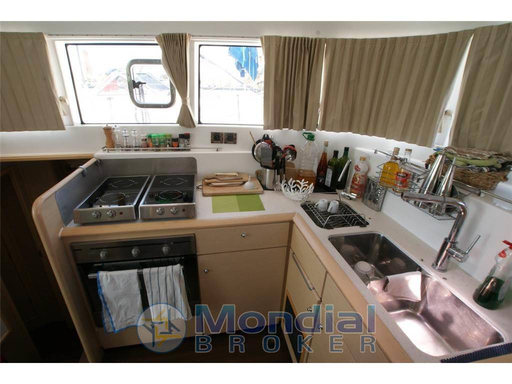 Lagoon 500 charter