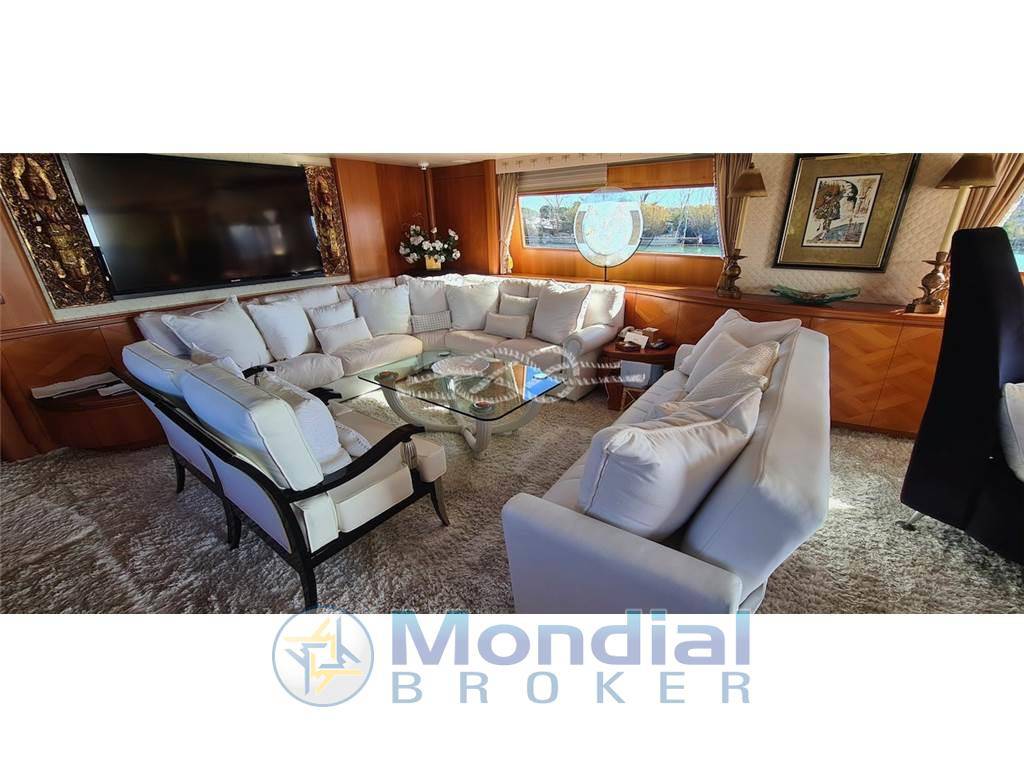 Cantieri di pisa Akhir 110 le charter
