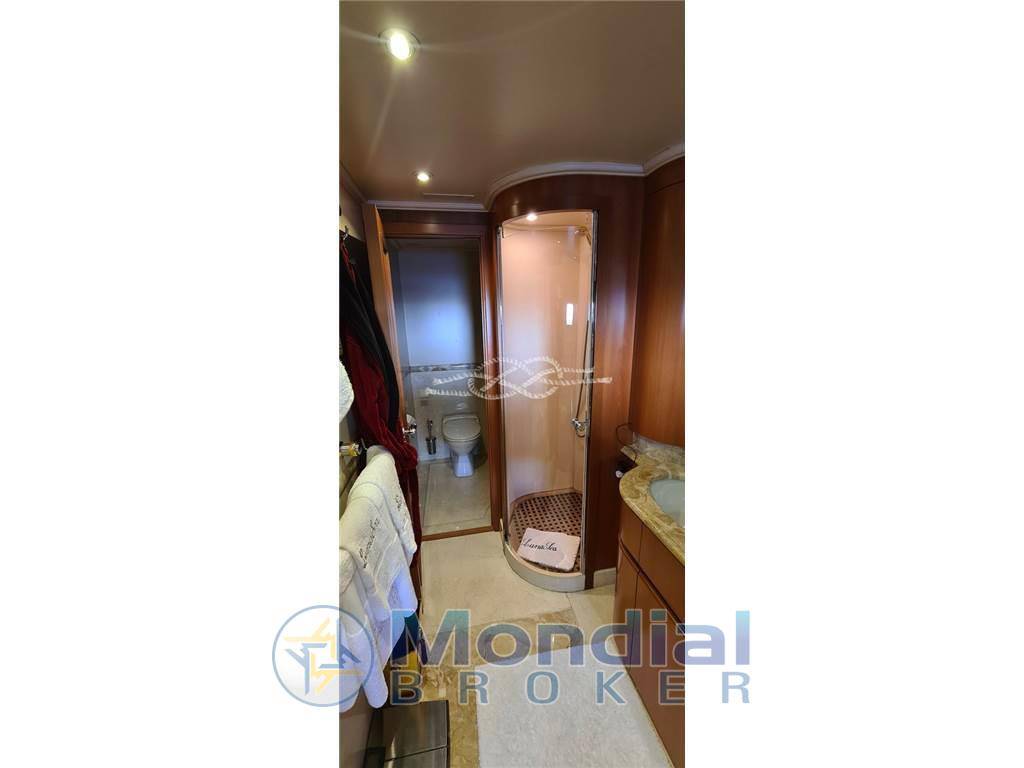 Cantieri di pisa Akhir 110 le charter
