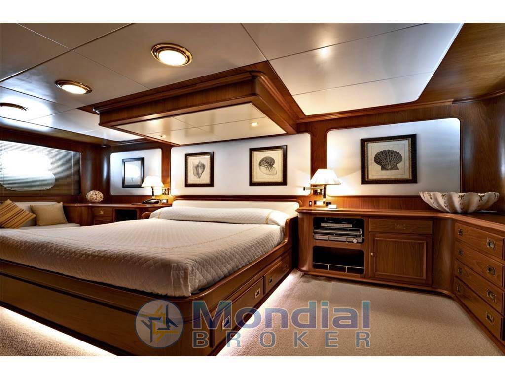 Codecasa 33 charter